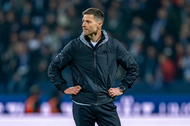 Xabi Alonso thất vọng với trận hòa đáng tiếc của Leverkusen