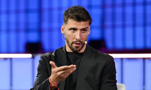 Ruben Dias "dọa" đình công trước lịch thi đấu dày đặc