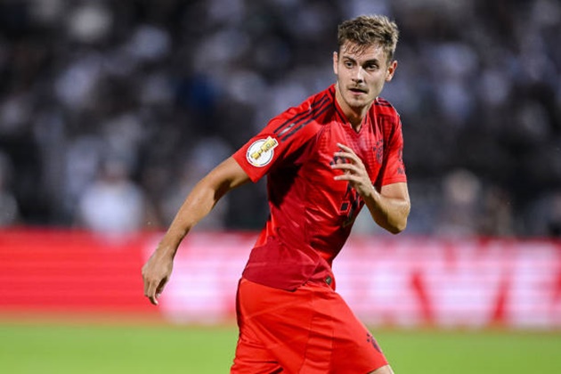 Bayern Munich đón tin vui từ chấn thương của Stanisic