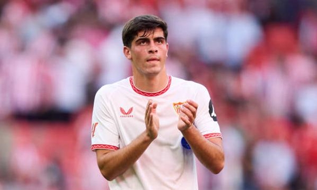 Real quan tâm hậu vệ phải hàng đầu La Liga, phí phá vỡ 25 triệu euro