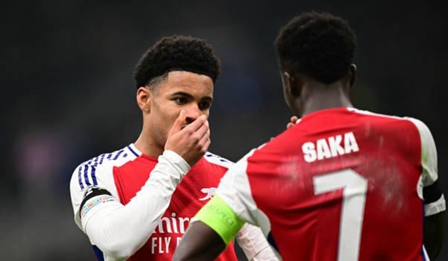 Ảnh bài viết Saka chấn thương mở ra cơ hội cho thần đồng "không thể tin được" của Arsenal