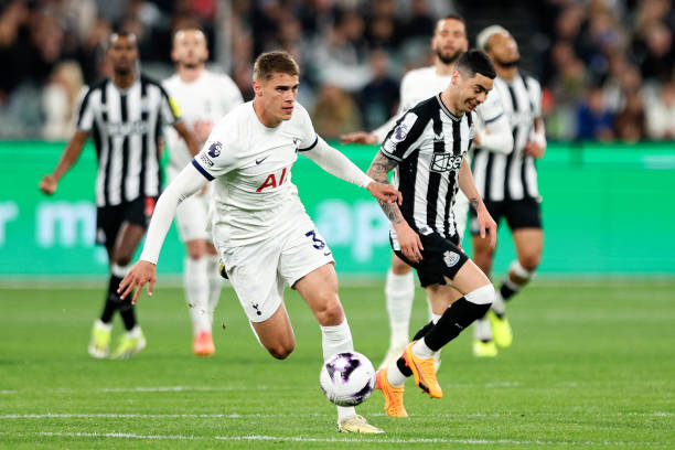 "Dạo chơi" tại Úc, Tottenham bất phân thắng bại với Newcastle