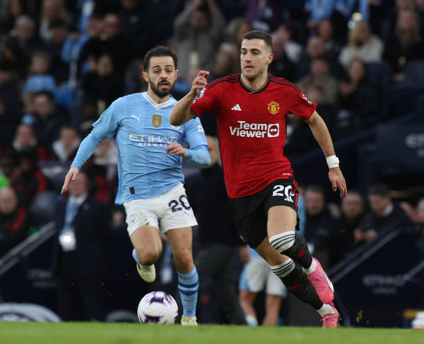 Diogo Dalot "tuyên chiến" Man City