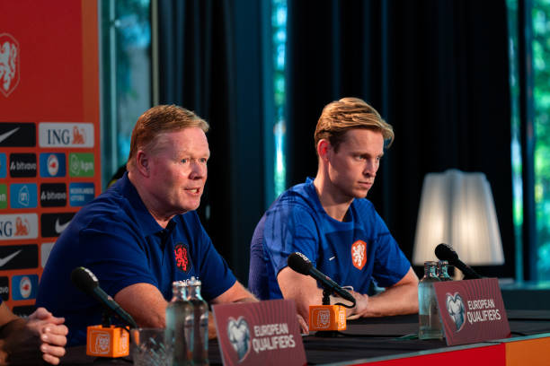 Hà Lan mất trụ cột, Koeman đổ lỗi cho Barca