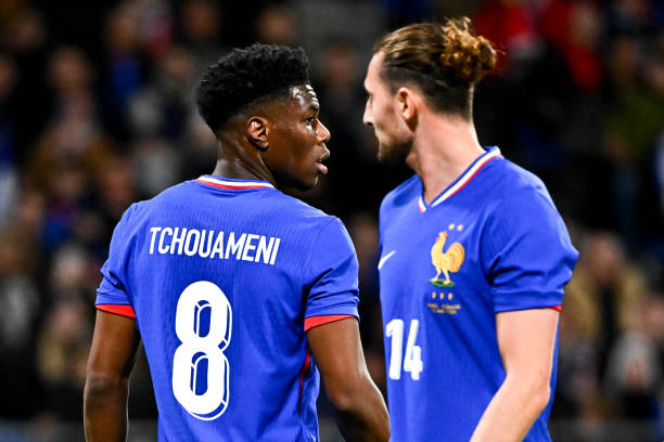 Deschamps báo tin vui về bộ đôi trụ cột tuyển Pháp