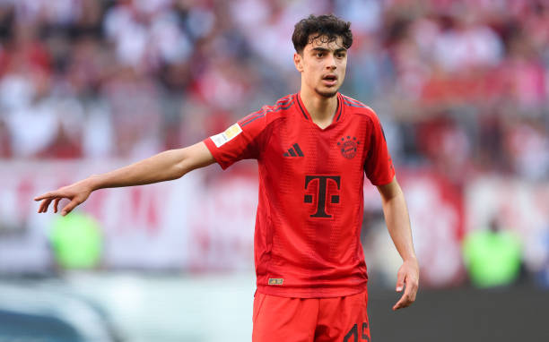 Bayern muốn "trói chân" 2 sao trẻ