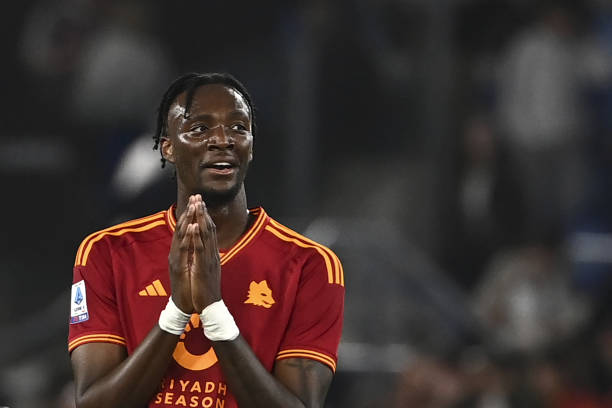 Gặp khó vụ Zirkzee, AC Milan có thêm một giải pháp 