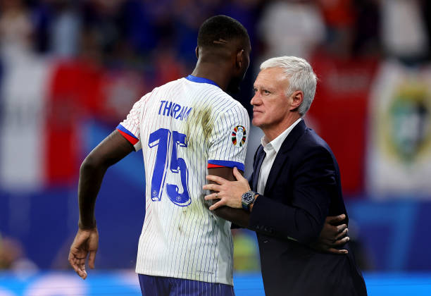 Người Pháp phải kiên nhẫn với những toan tính của Deschamps
