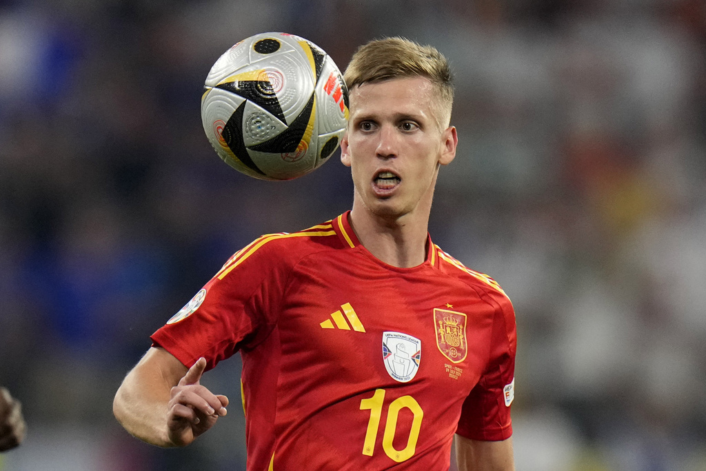 Dani Olmo dằn mặt Bellingham