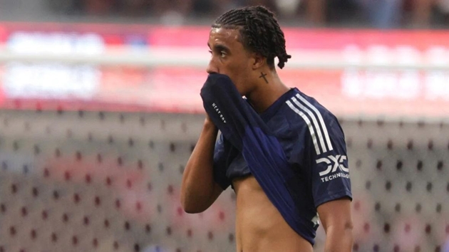 Ảnh bài viết Leny Yoro khiến M.U lo sốt vó