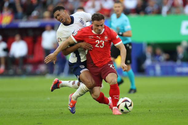 Học đòi Xhaka, Bellingham nhận cái kết phũ