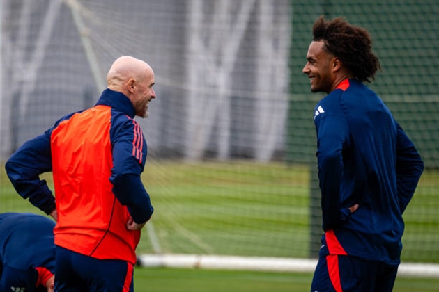 Ảnh bài viết Erik ten Hag thông cảm với Joshua Zirkzee