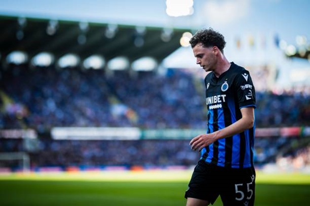 Arsenal để mắt đến Maxim de Cuyper
