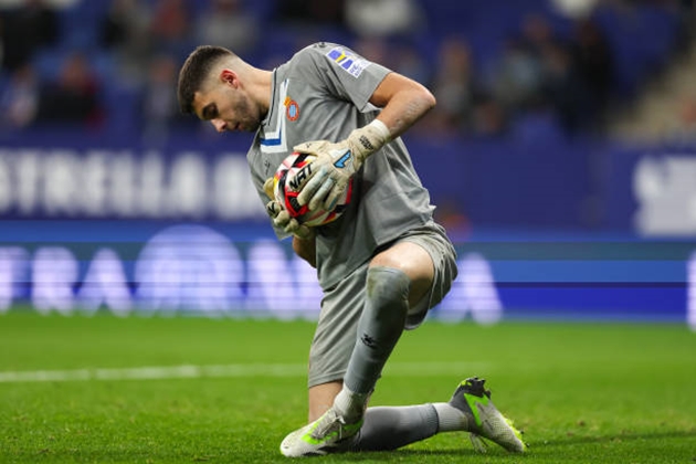 Tăm tia Joan Garcia, Arsenal bị Espanyol làm khó