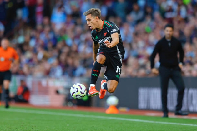 Ảnh bài viết Arteta "nịnh" người hùng của Arsenal