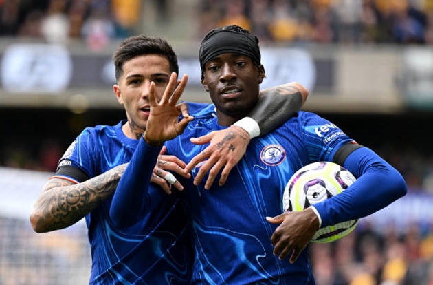 Lập hattrick, Madueke vẫn khiến Maresca không vui