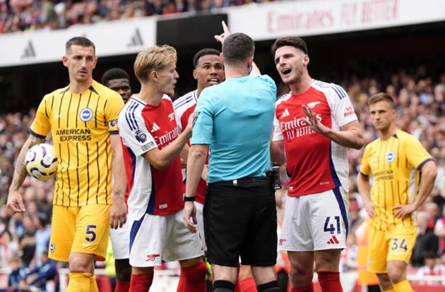 Ảnh bài viết 5 điểm nhấn Arsenal 1-1 Brighton: Dấu hỏi Trossard; Quyết định gây tranh cãi