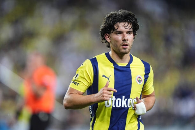 Arsenal ra giá mua Ferdi Kadioglu