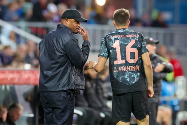 Đội nhà thắng dễ, Kompany hài lòng về 1 vị trí của Bayern