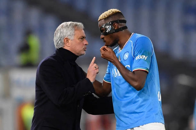 Mourinho "chê" Osimhen hay ăn vạ