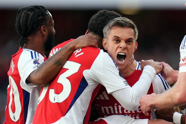 Arsenal 4-2 Leicester: “Người nhện” Hermansen; 5 phút điên rồ