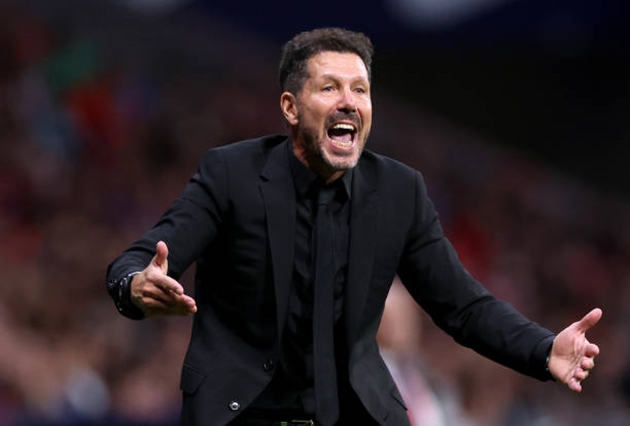 Simeone chỉ trích "trò hề" của Courtois