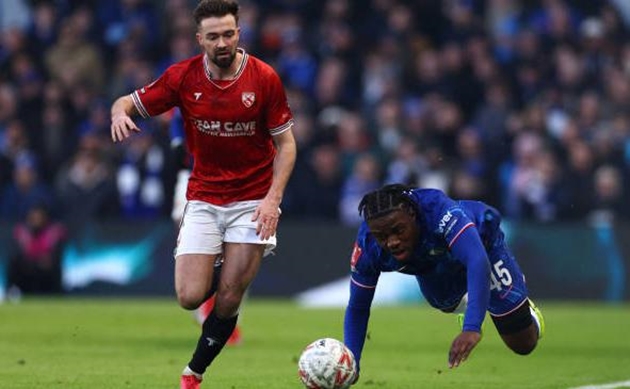Sự trở lại của Lavia chỉ ra vấn đề Chelsea cần giải quyết