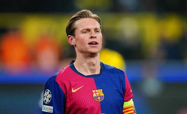 De Jong úp mở chuyện rời Barcelona