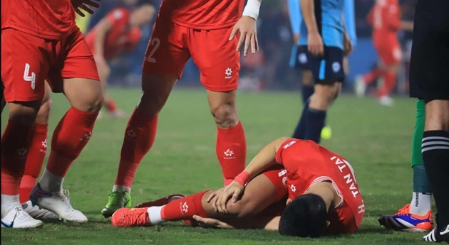 Lỗ hổng hàng phòng ngự khiến đội tuyển Việt Nam lo lắng