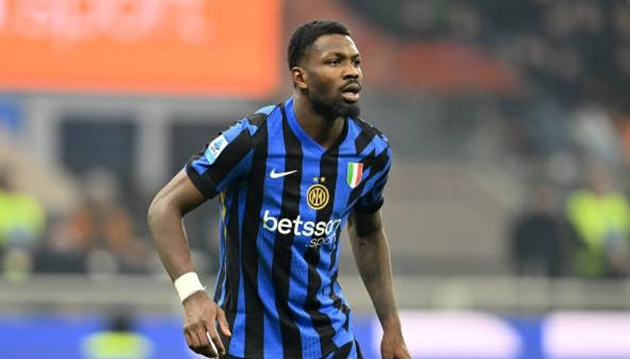 Arsenal bất ngờ quan tâm sao Inter