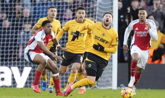 Rõ lý do sao trẻ Arsenal nhận thẻ đỏ đầy tranh cãi