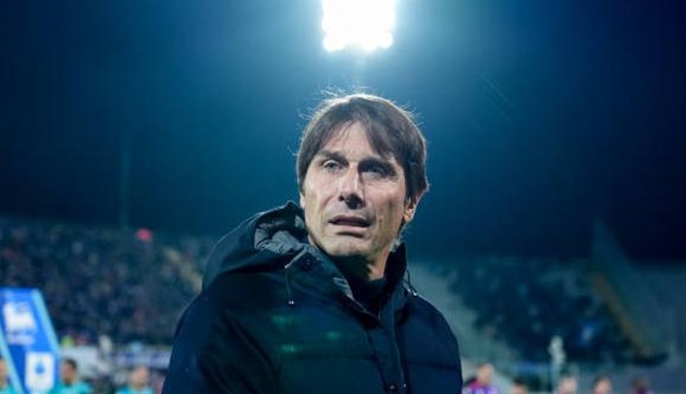 Napoli thắng đậm, Conte bất ngờ bỏ họp báo