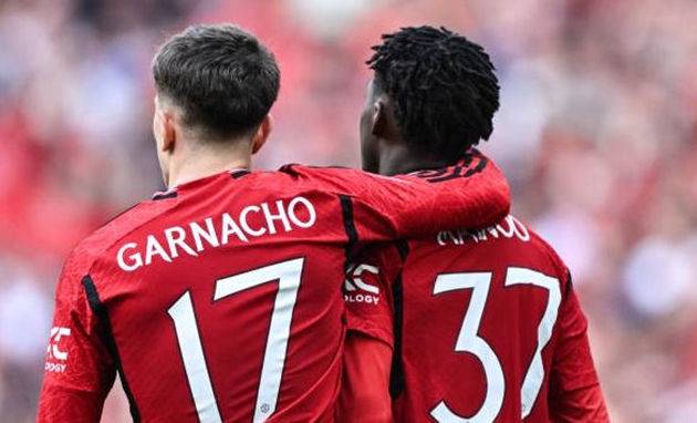 Ảnh bài viết Vì sao M.U cân nhắc bán cả Mainoo và Garnacho?