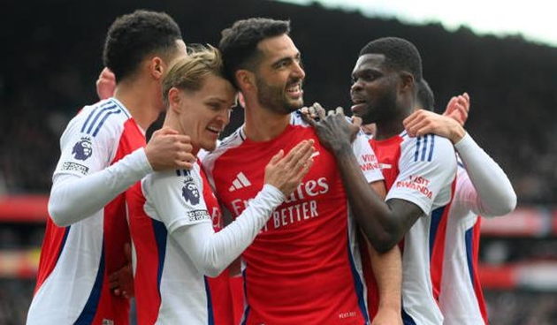 Arsenal khiến Chelsea lạc lối tại Emirates