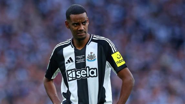 Ảnh bài viết Lập trường của Barca về Isak khiến Arsenal lo lắng