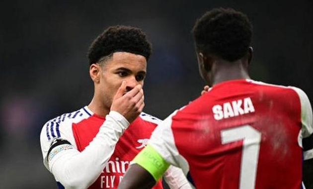 Saka trở lại, Arsenal sẽ phải làm gì với Nwaneri?