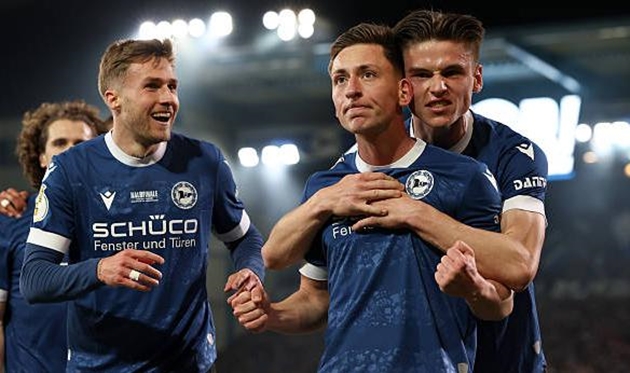 Bielefeld 2-1 Leverkusen: Thất bại gây sốc; Thầy trò Xabi Alonso khó lòng mơ danh hiệu