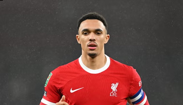 Alexander-Arnold: "Tôi muốn trở thành hậu vệ cánh đầu tiên giành Quả bóng vàng"
