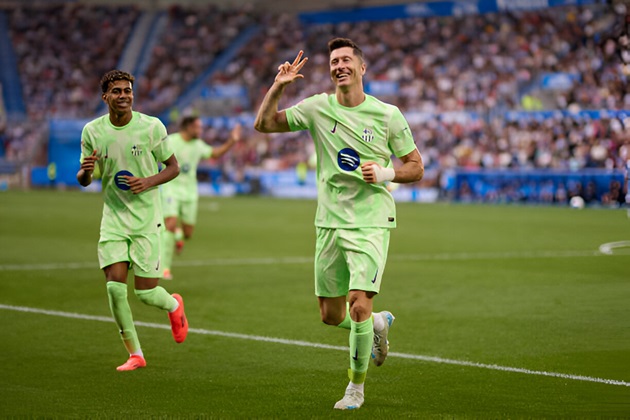 Điểm 10 chất lượng cho Lewandowski trước Alaves
