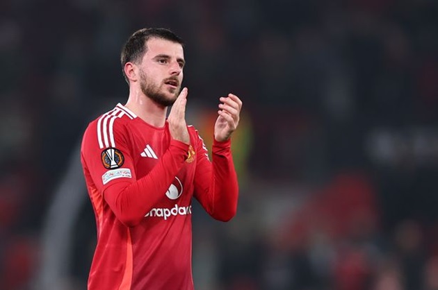 Ảnh bài viết Mason Mount gửi thông điệp tri ân Van Nistelrooy