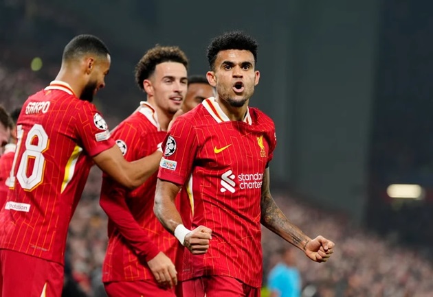 Roy Keane phản bác tuyên bố của Gary Neville về Liverpool và Man City