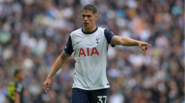Trụ cột Tottenham khó trở lại trong trận gặp Man City