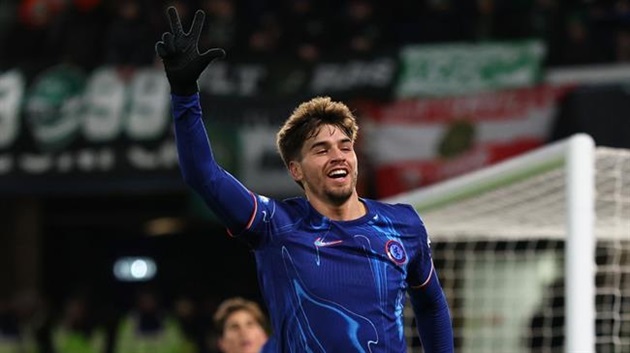 Cơn đau đầu dễ chịu của Enzo Maresca