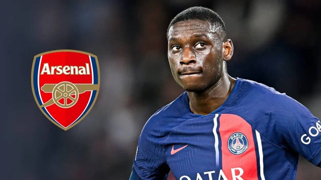 Arsenal nhận báo giá 'hời' cho Kolo Muani