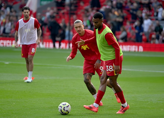 Bộ đôi Liverpool nguy cơ bị cấm thi đấu sau trận Tottenham