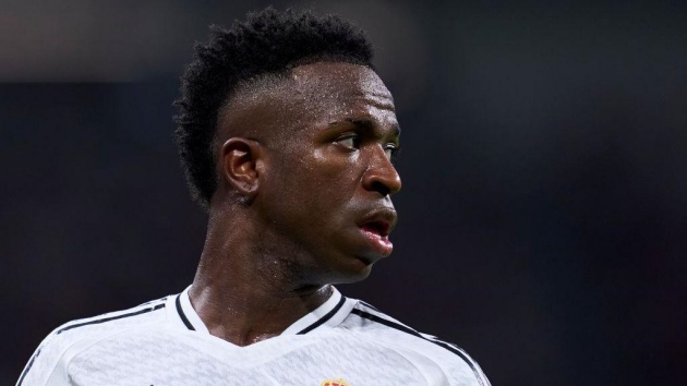 Vinicius: "Ronaldo nói tôi hay nhất thế giới, tôi tin điều đó"