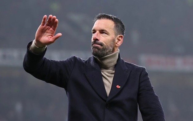 Van Nistelrooy: "Thật đau lòng khi phải rời M.U"