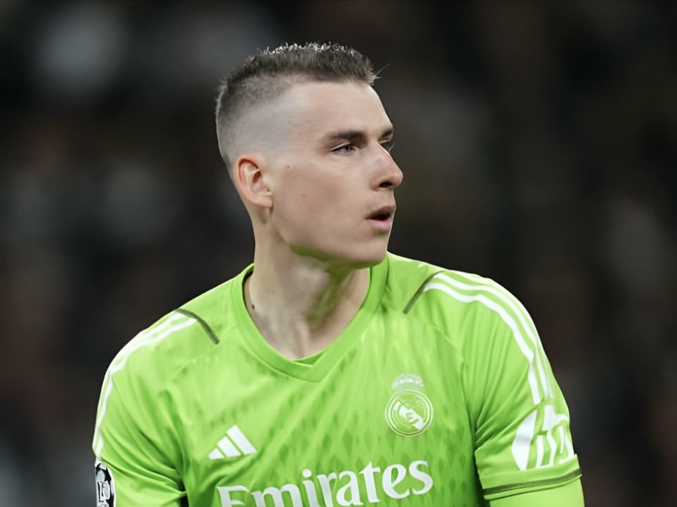 Lunin: “Real Madrid là nơi tốt nhất để tôi phát triển sự nghiệp”