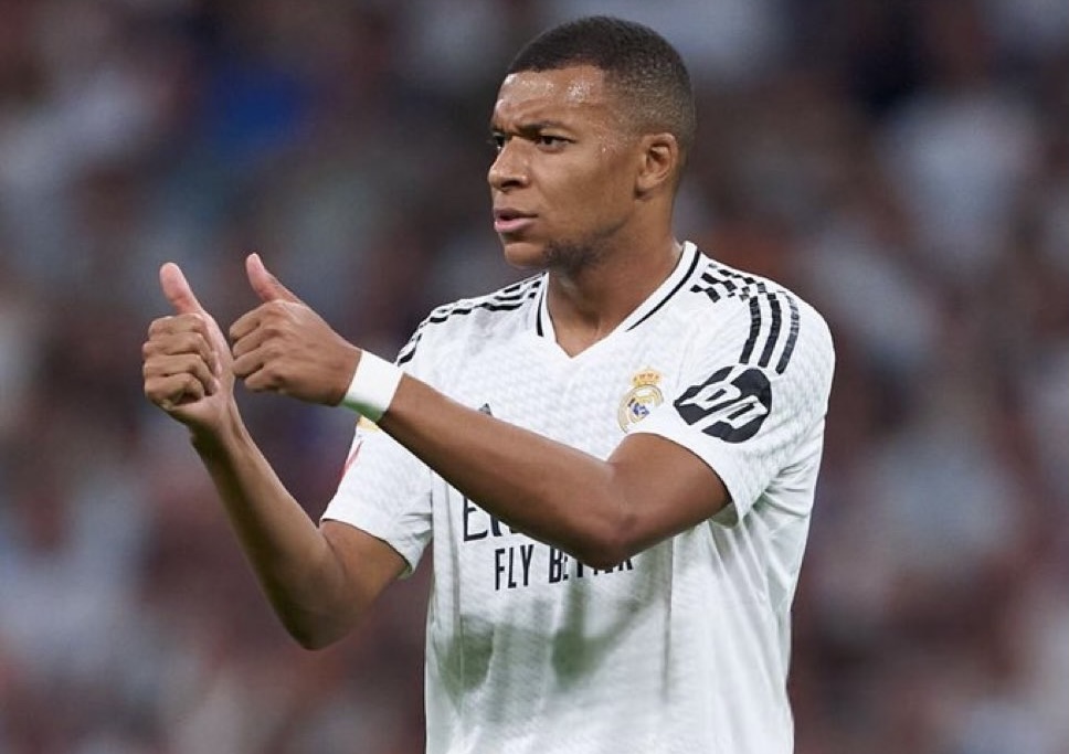 Đá tiền đạo cắm không phải vấn đề với Mbappe