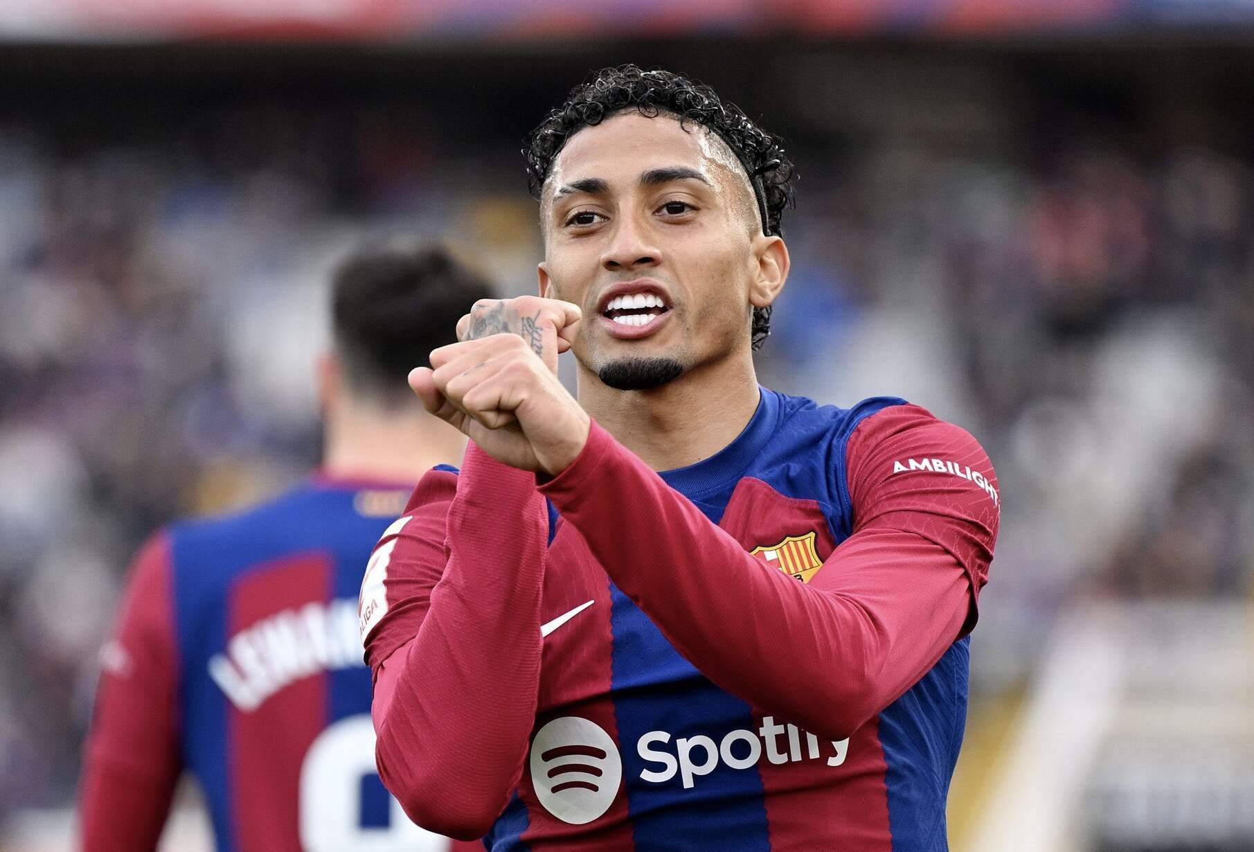 Raphinha: Sau cú hattrick là vị trí bất khả xâm phạm ở Barca